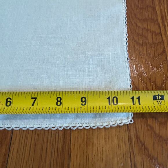 Vintage Beige Linen Napkins Set of 4 Scalloped Embroidered Edges - Picture 11 of 12